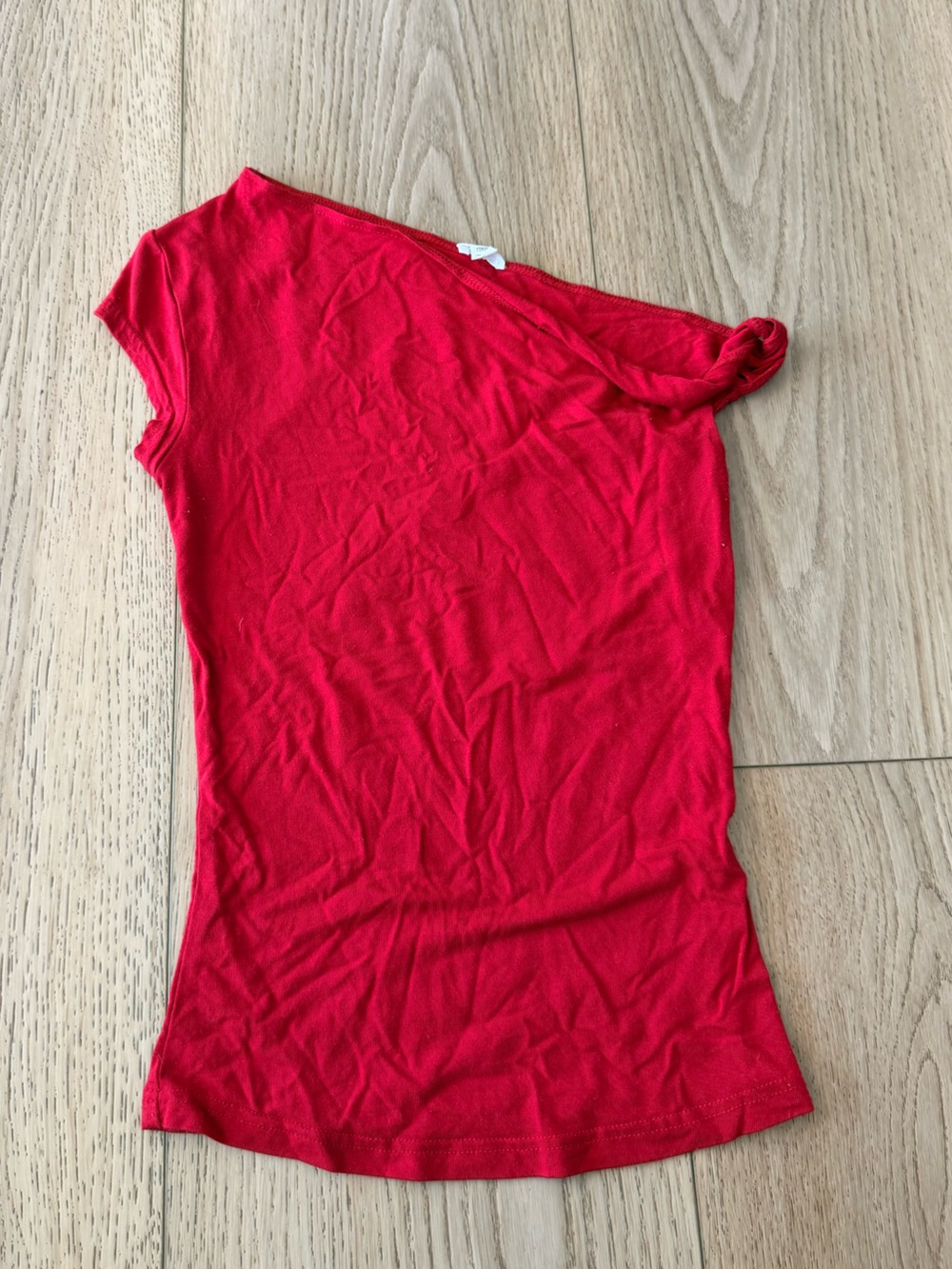 Garage Women's One-Shoulder Short Sleeve Tee in Red